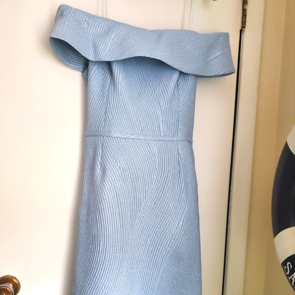 Beautiful dress from Bloomingdales...size 12